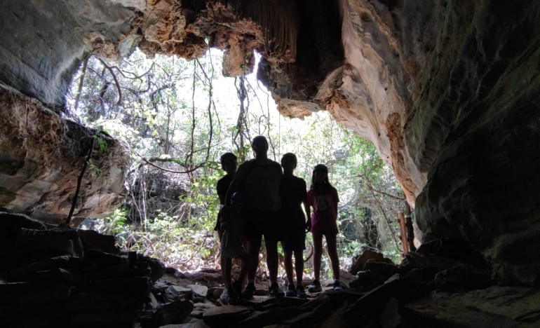 CAMINHADA PELO CIRCUITO LAPINHA